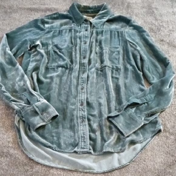 Holding Horses Anthropologie Aqua Crushed Velvet Button Down - Picture 1 of 9